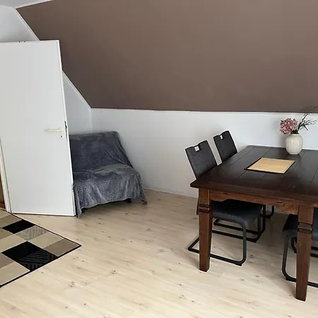 Apartment Im 2 Familienhaus